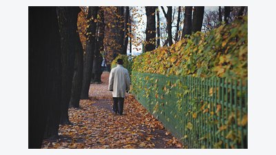 Jesienna chandra — dlaczego dopada faceta i co naprawdę pomaga
